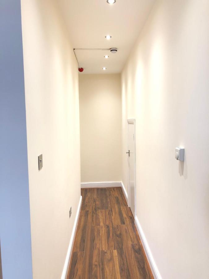 Greater London Holiday Let @ Hanwell Apartment Exterior photo